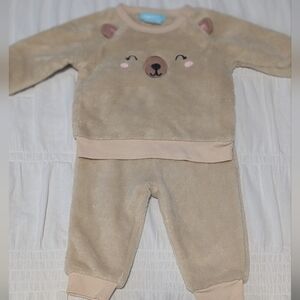 Pekkle Fuzzy Bear Outfit